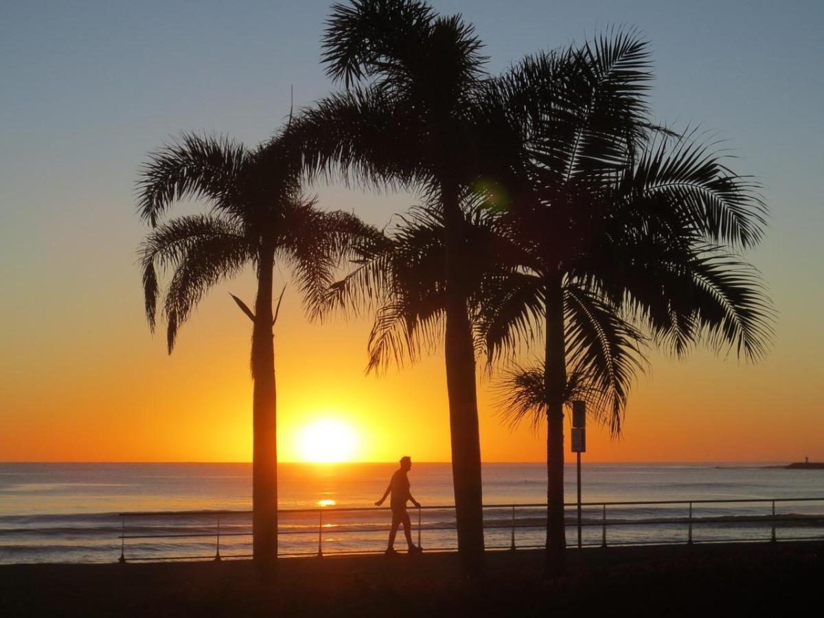 Queensland-Long Sandy Beaches